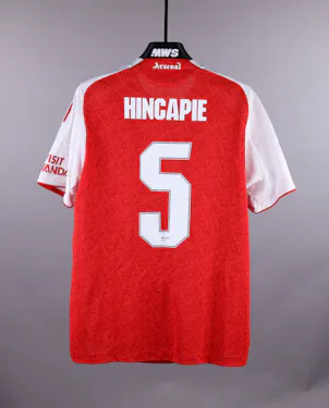 Maillot Aaron Ramsey Vintage : Découvrez les maillots rétro et classiques Maillot Aaron Ramsey Vintage : Découvrez les maillots rétro et classiques