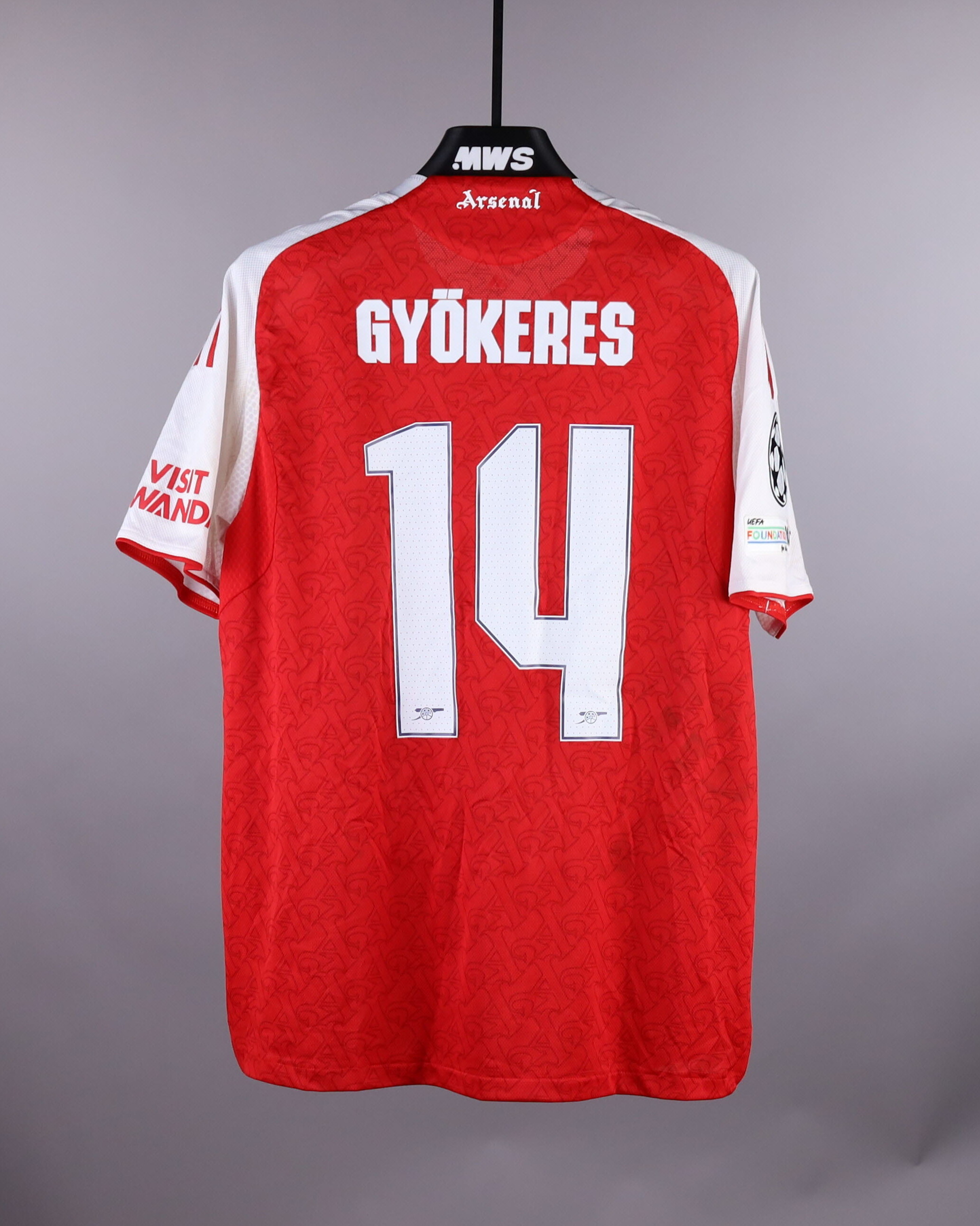 Viktor Gyökeres Arsenal shirt