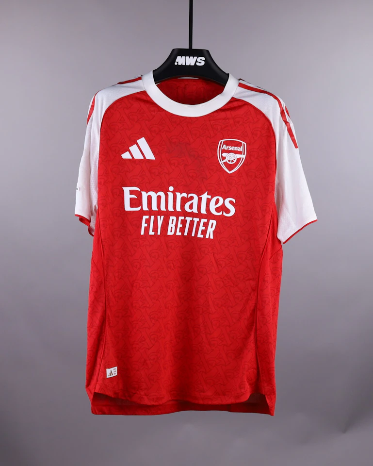 来自Arsenal的Gabriel Magalhães球衣