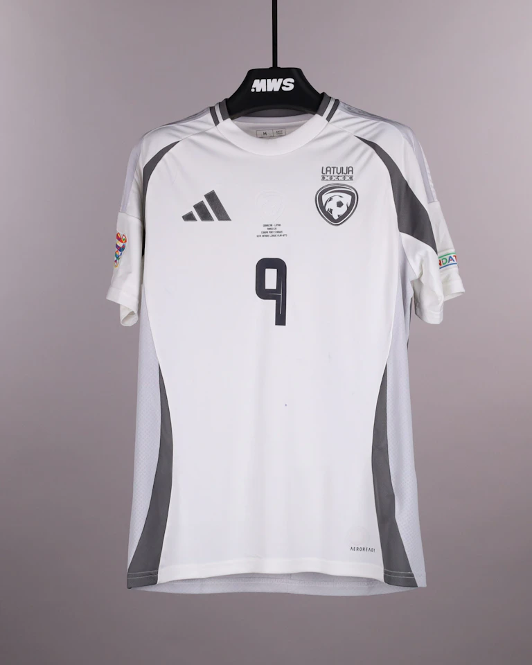 来自Latvia的Vladislavs Gutkovskis球衣