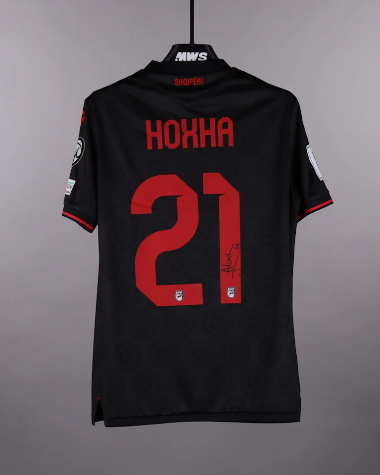 Arbër Hoxha Albania のシャツ