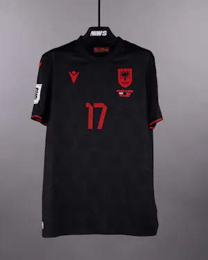 Camisola de Ernest Muçi, Albania