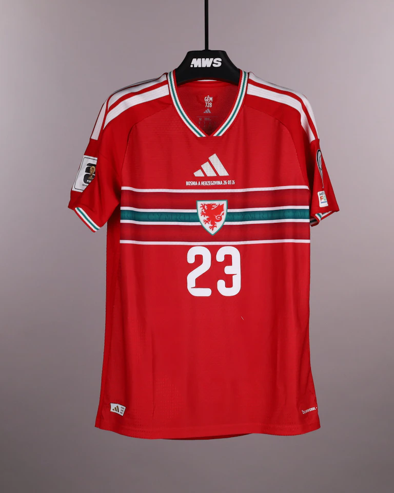 来自Wales的Nathan Broadhead球衣