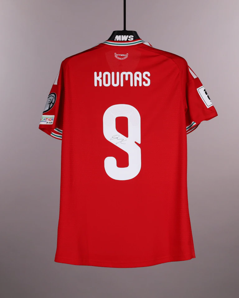 Camisola de Lewis Koumas, Wales