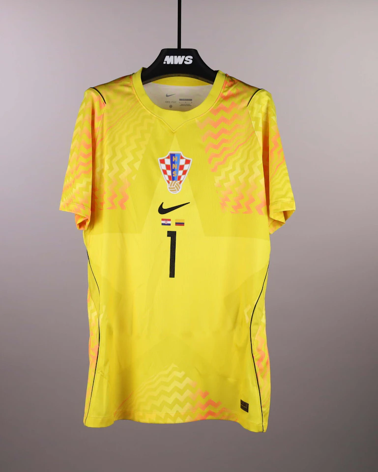 来自Croatia的Dominik Livaković球衣