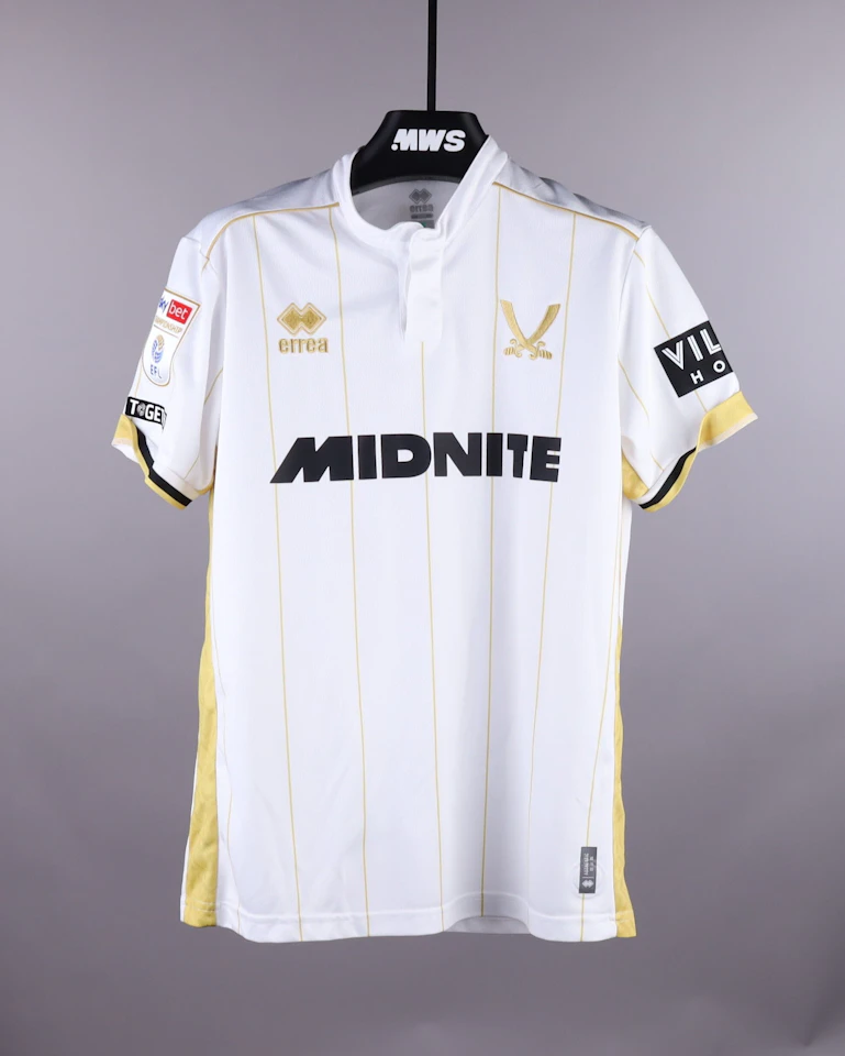 来自Sheffield United的Tahith Chong球衣