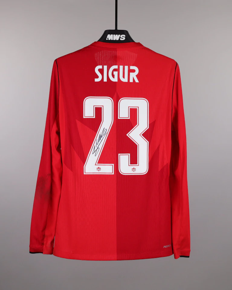 Niko Sigur Canada のシャツ