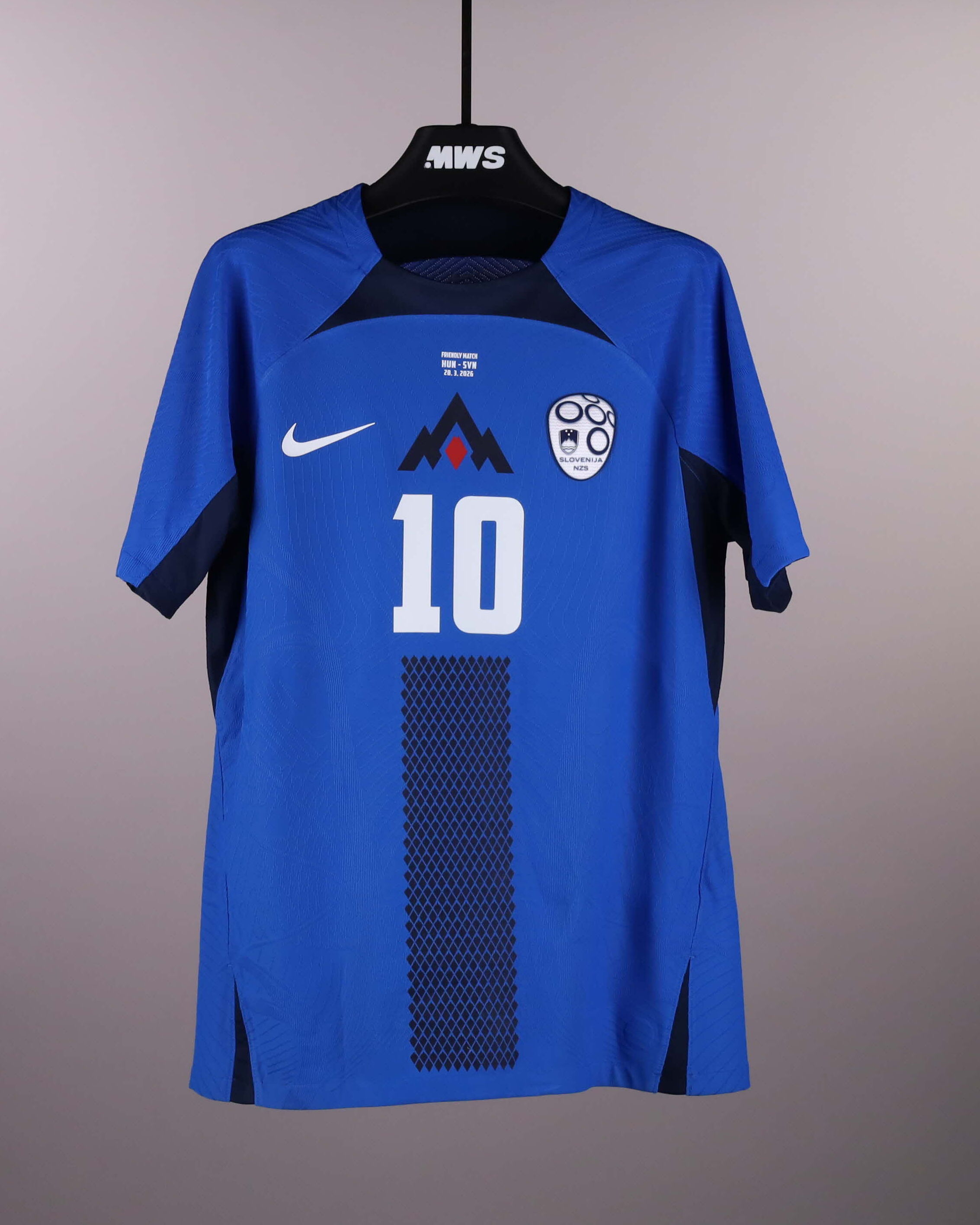 Slovenia 팀의 Timi Elsnik 셔츠