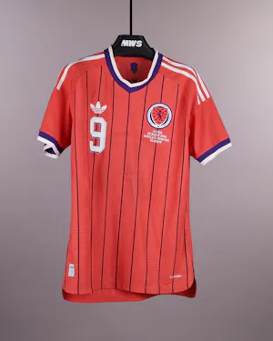 Shirt van Lyndon Dykes  Scotland