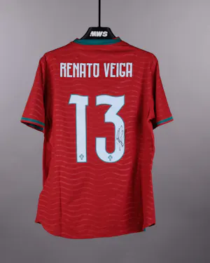 来自Portugal的Renato Veiga球衣