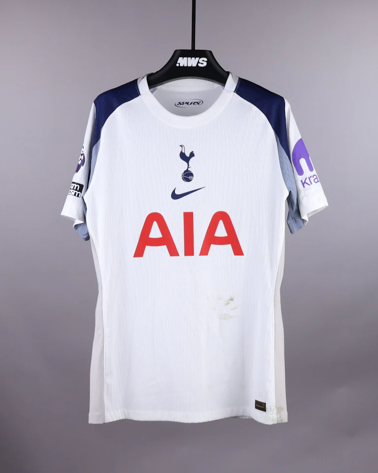 来自Tottenham Hotspur的Djed Spence球衣