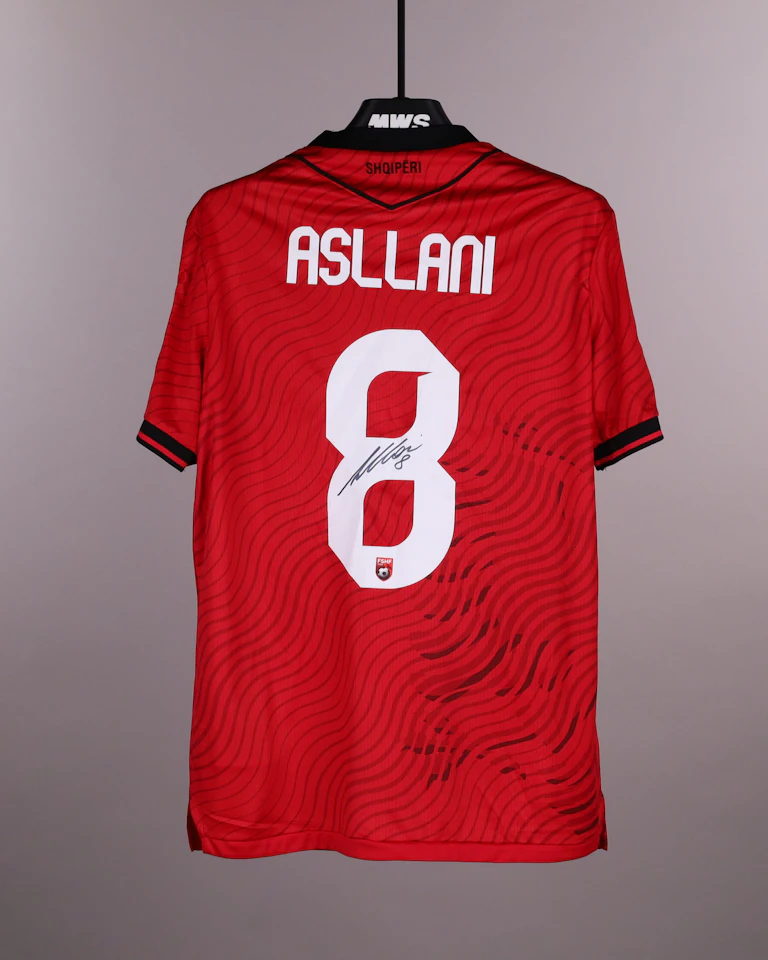 Kristjan Asllani Albania jersey