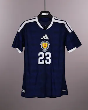 Kenny McLean Scotland のシャツ