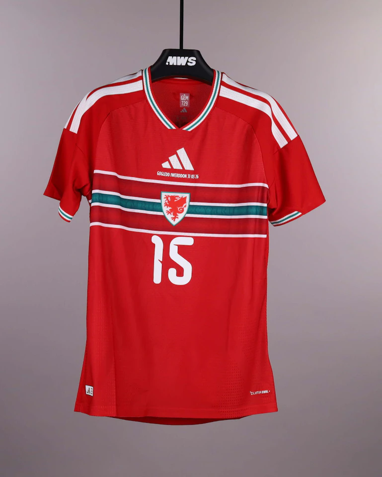 Wales 팀의 Ronan Kpakio 셔츠