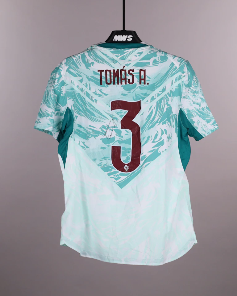 Portugal 팀의 Tomás Araújo 셔츠