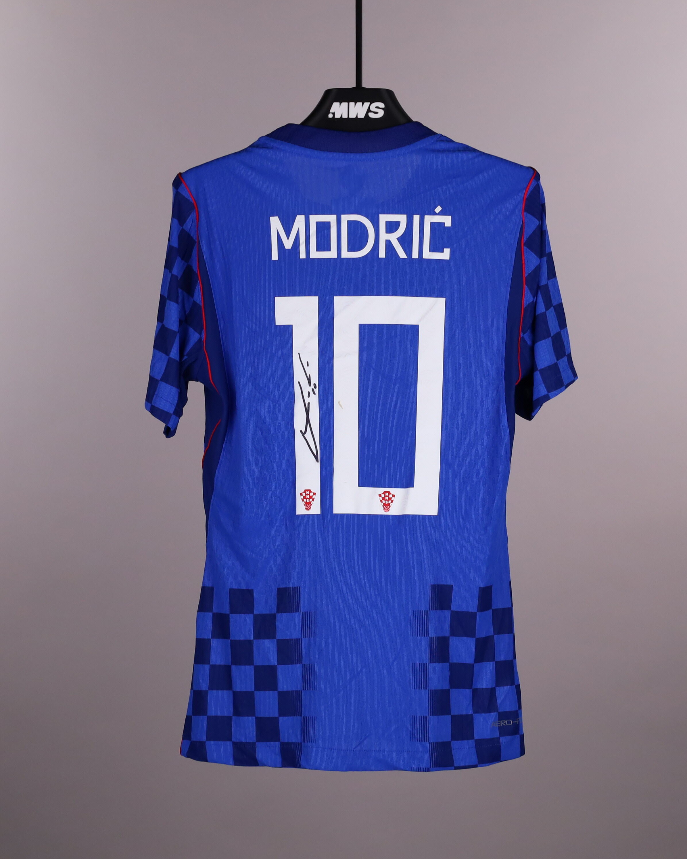 Luka Modrić | Brazil - Croatia | MatchWornShirt