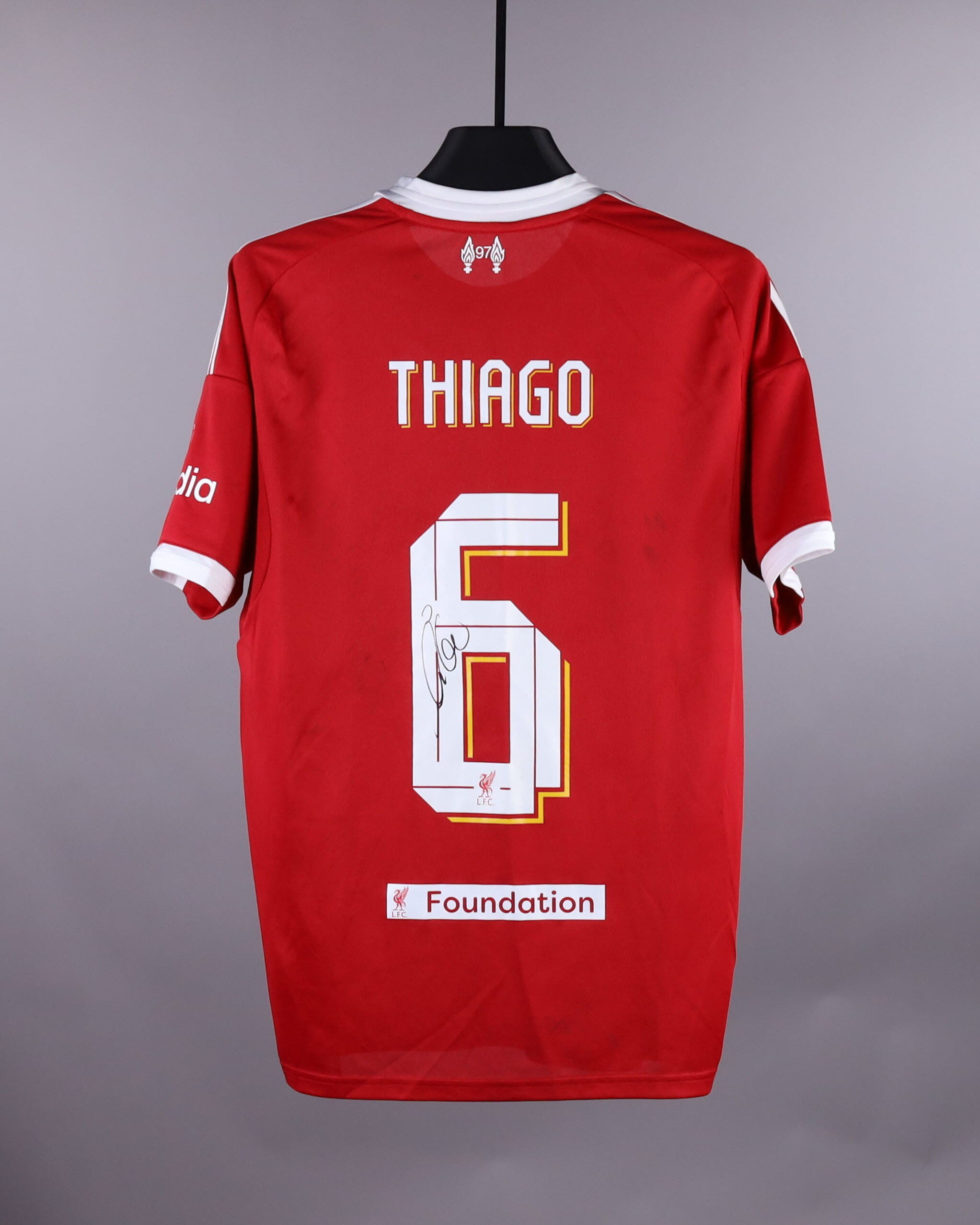 リバプール 22/23 ホームユニフォーム　6番Thiago Thiago Alcântara | Liverpool FC