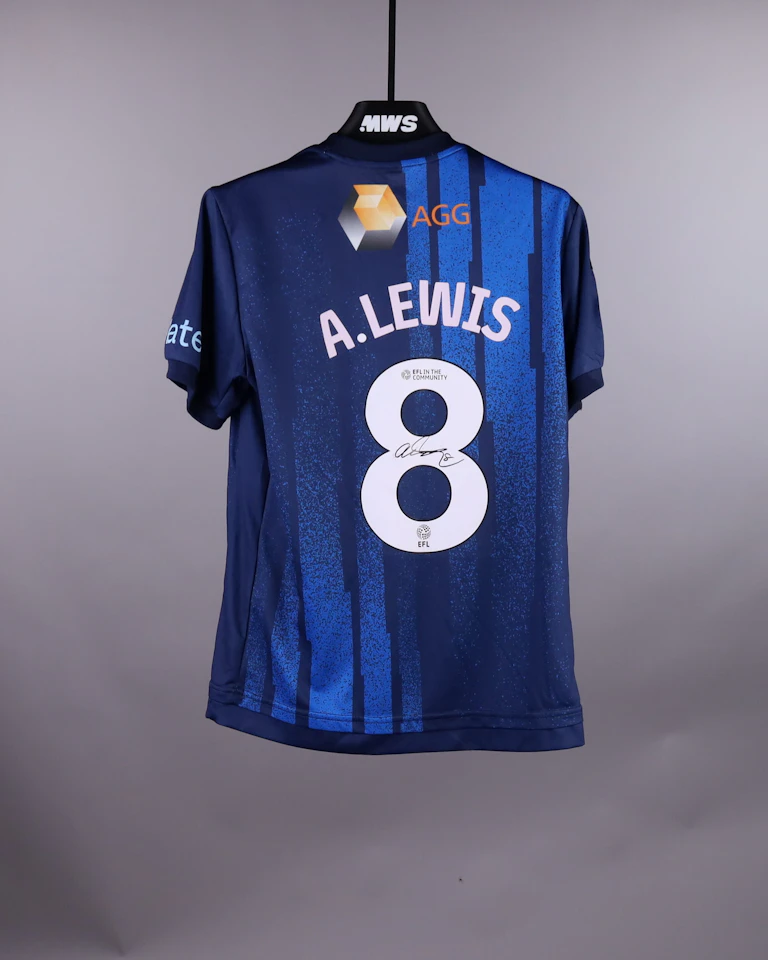 来自Mansfield Town的Aaron Lewis球衣