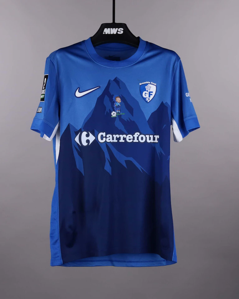 来自Grenoble Foot 38的Lucas Bernadou球衣
