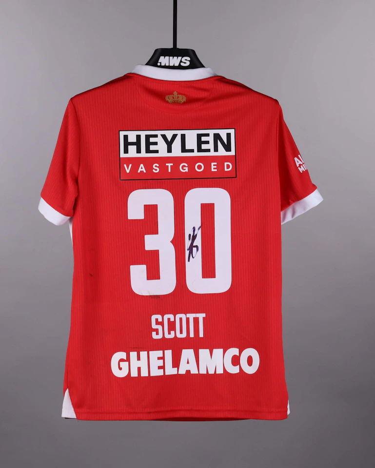 来自Royal Antwerp FC的Christopher Gavin Scott球衣