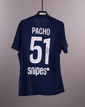 来自Paris Saint-Germain的Willian Pacho球衣