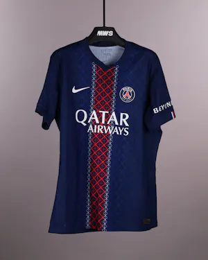 来自Paris Saint-Germain的Willian Pacho球衣