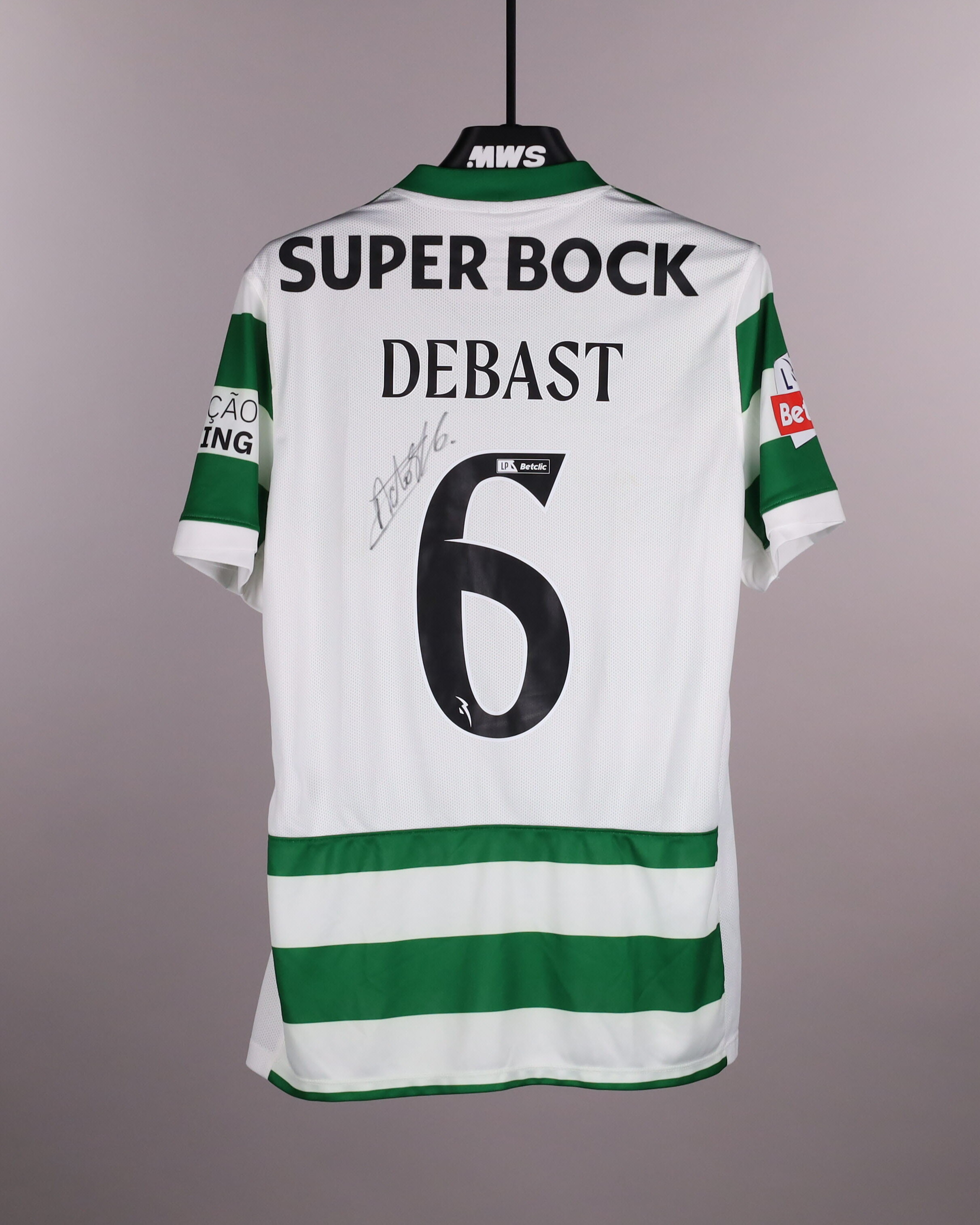 Zeno Debast Sporting CP shirt