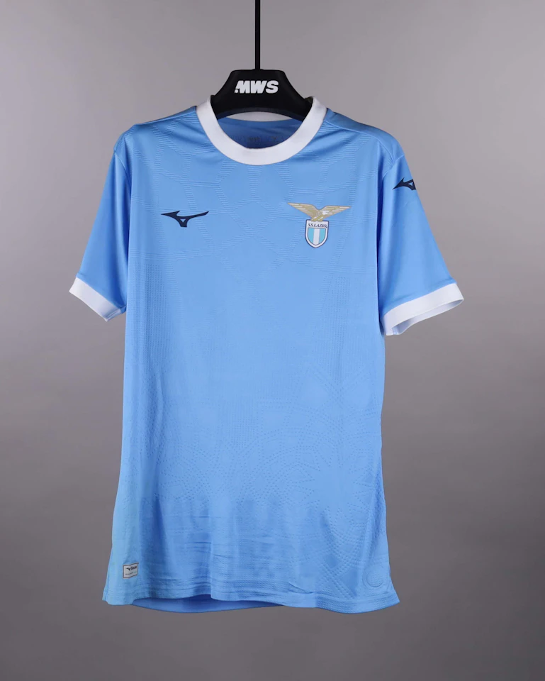 来自SS Lazio的Gustav Isaksen球衣