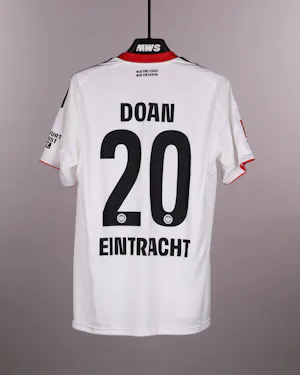 来自Eintracht Frankfurt的Ritsu Doan 堂安律球衣