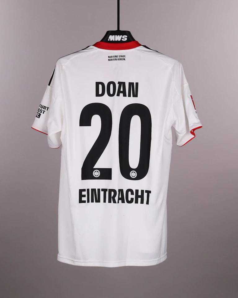 来自Eintracht Frankfurt的Ritsu Doan 堂安律球衣