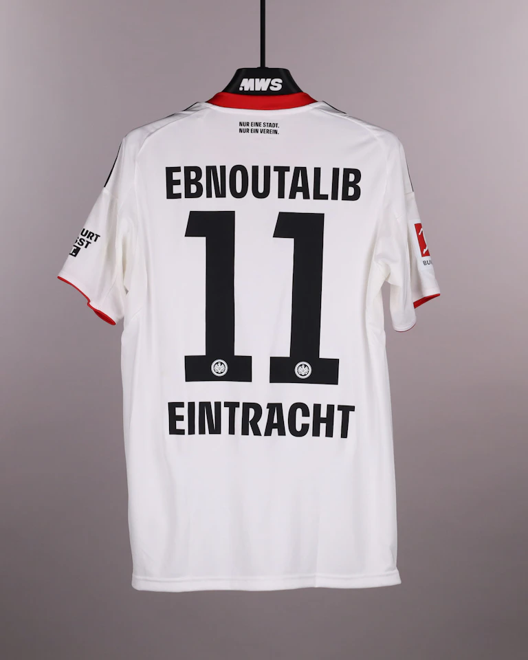 Eintracht Frankfurt-Trikot von Younes Ebnoutalib