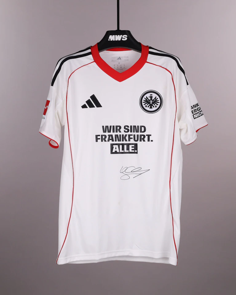 Eintracht Frankfurt-Trikot von Younes Ebnoutalib