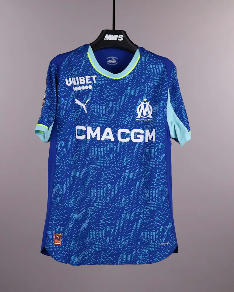 来自Olympique de Marseille的Pierre-Emerick Aubameyang球衣