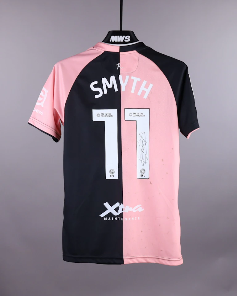 来自Queens Park Rangers的Paul Smyth球衣