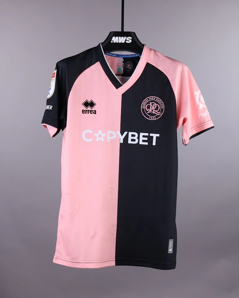 来自Queens Park Rangers的Paul Smyth球衣