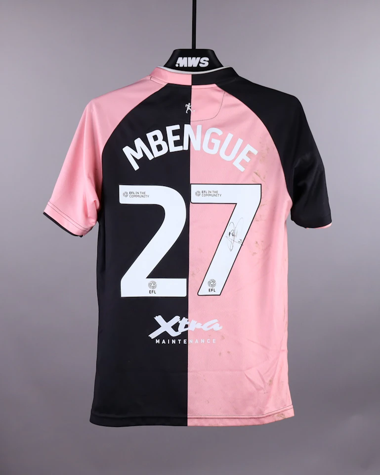 来自Queens Park Rangers的Amadou Salif Mbengue球衣