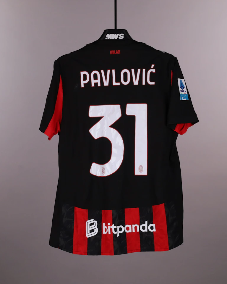 Strahinja Pavlović AC Milan camisa.