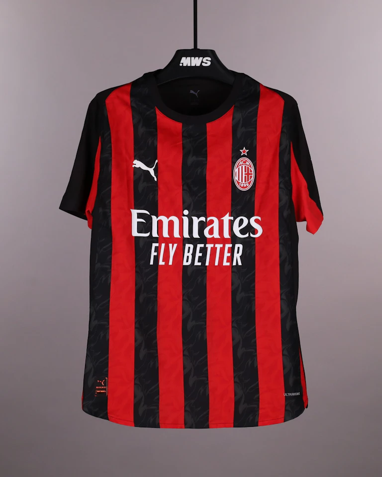 来自AC Milan的Fikayo Tomori球衣