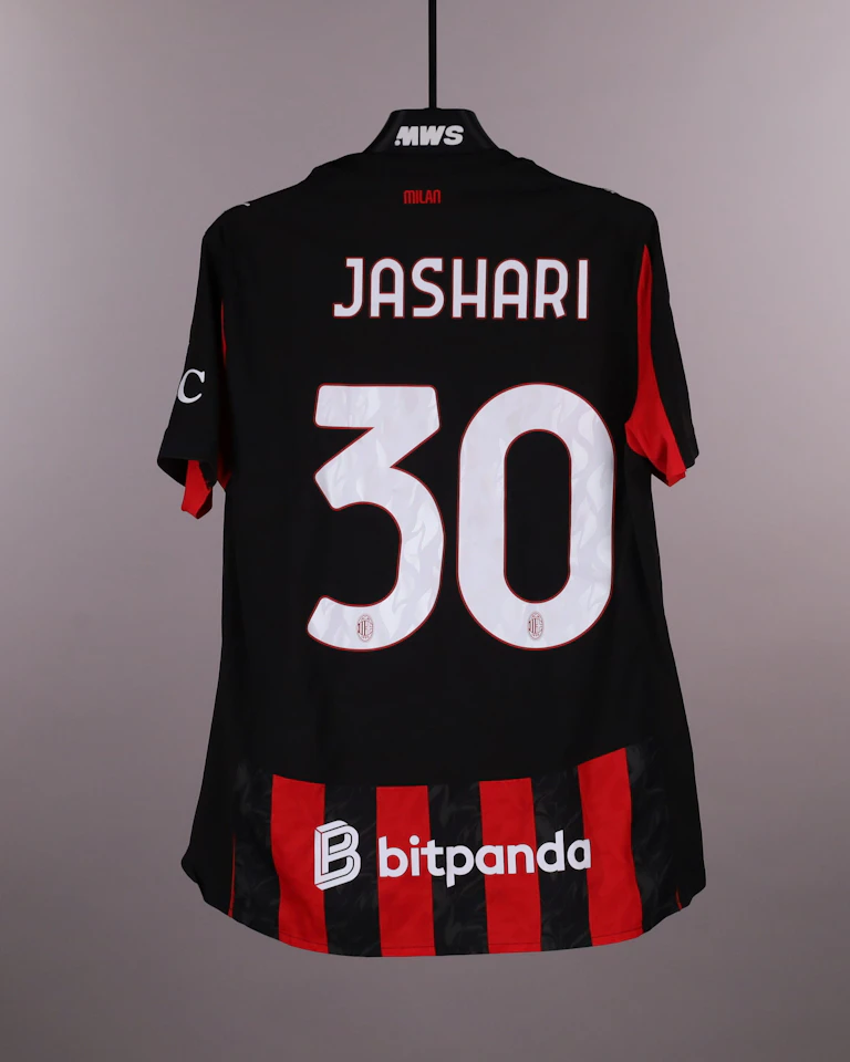 Ardon Jashari AC Milan camisa.