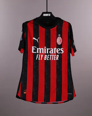 Ardon Jashari AC Milan camisa.