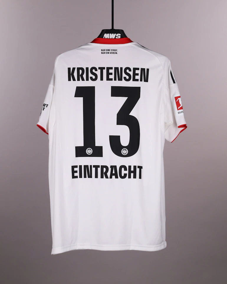 Eintracht Frankfurt 팀의 Rasmus Kristensen 셔츠