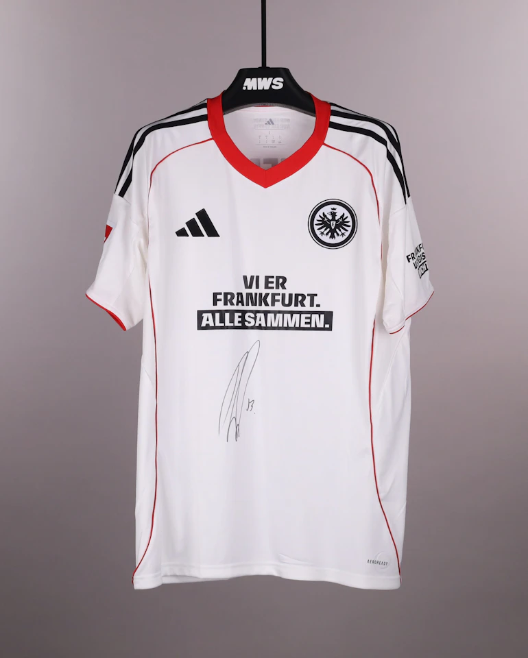 Eintracht Frankfurt 팀의 Rasmus Kristensen 셔츠