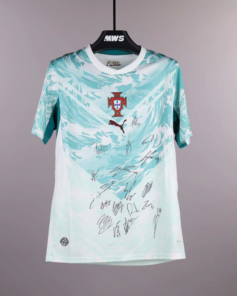 Squad Signed Shirt - 1