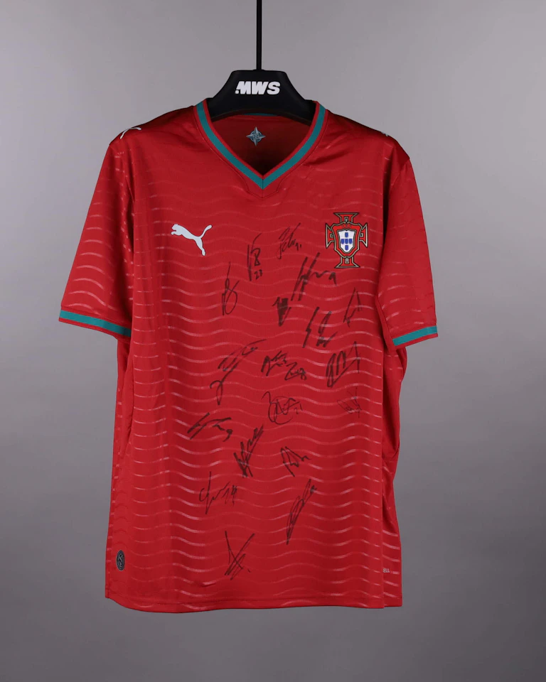 Squad Signed Shirt - 1
