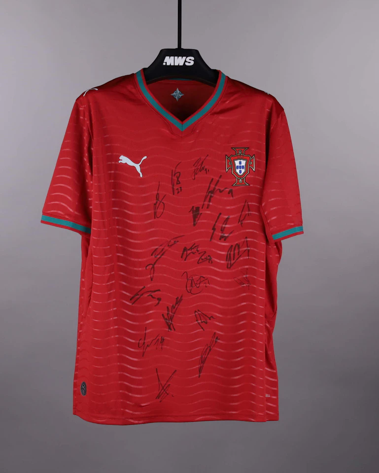 Squad Signed Shirt - 1