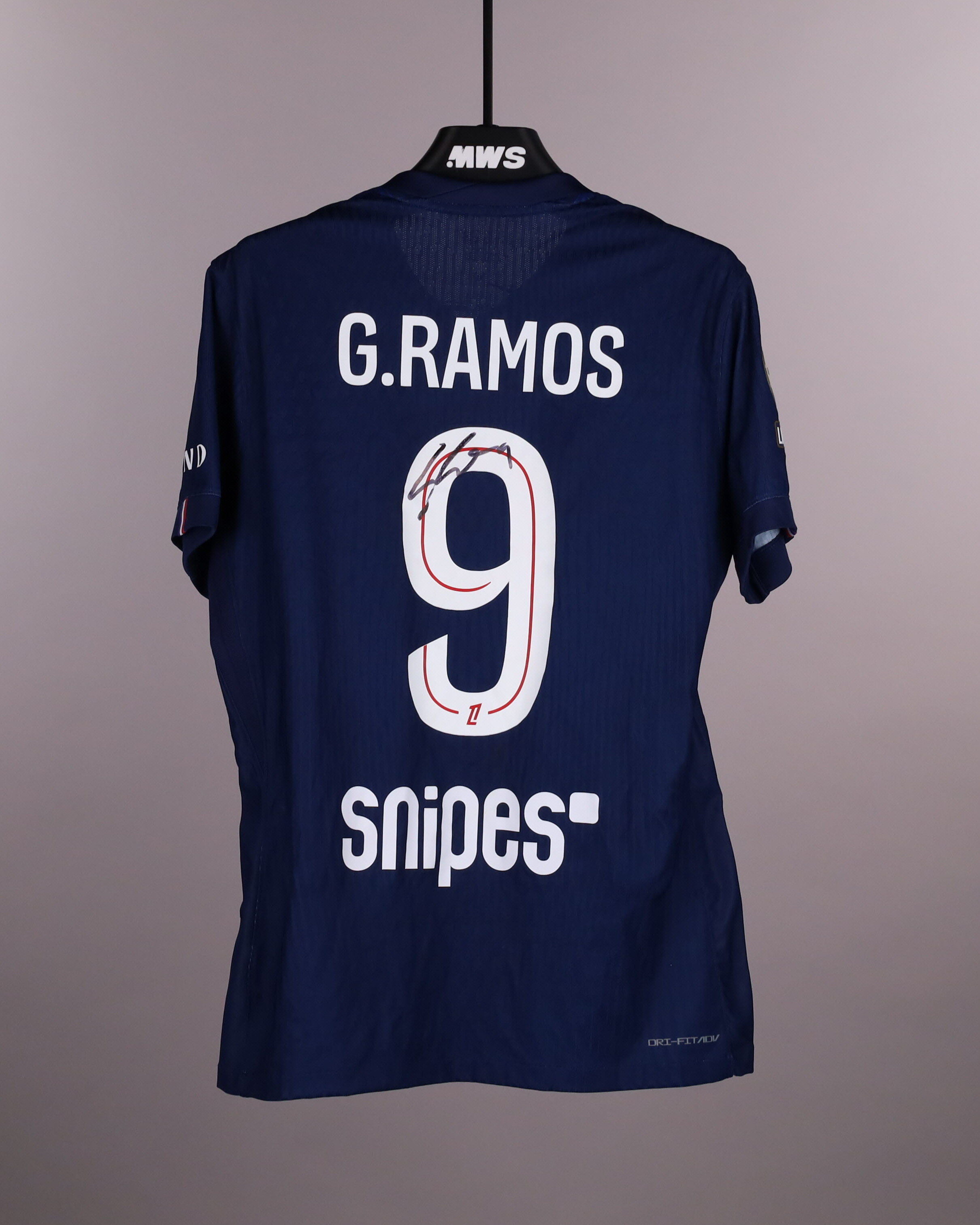 Gonçalo Ramos Paris Saint-Germain shirt