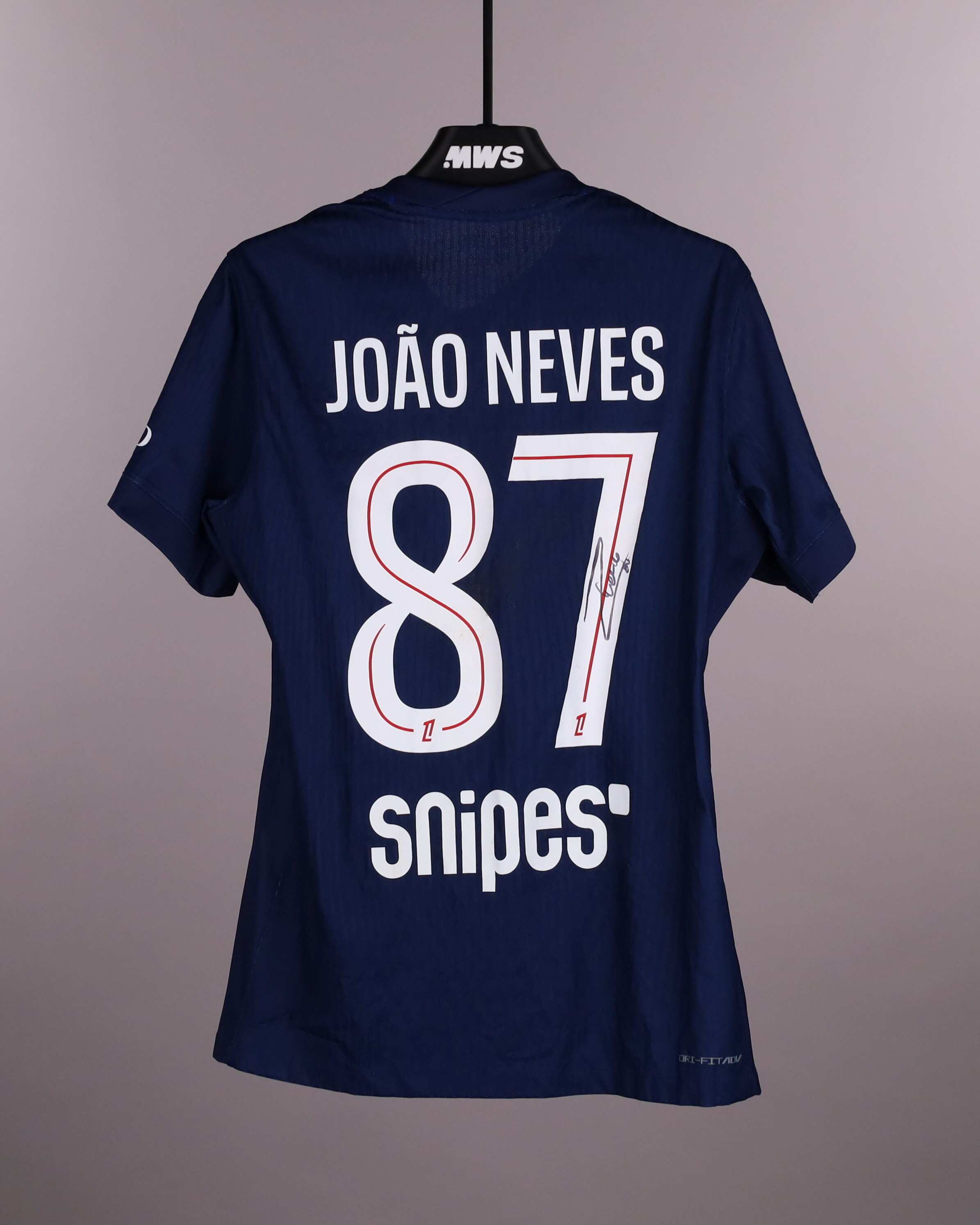 João Neves Paris Saint-Germain のシャツ