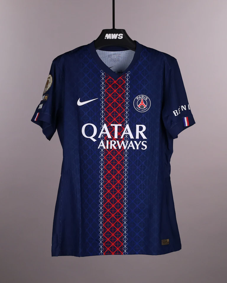 来自Paris Saint-Germain的Illia Zabarnyi球衣