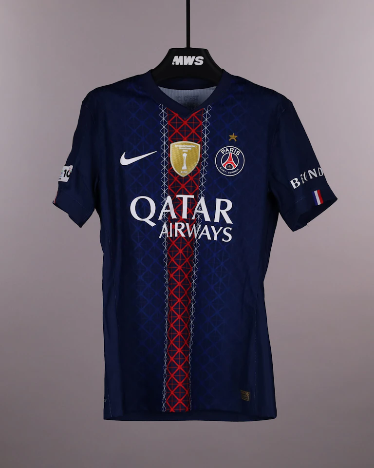 Vitinha Paris Saint-Germain shirt