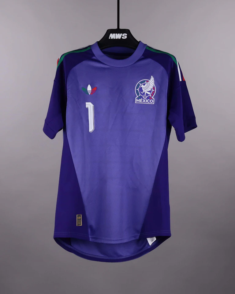 Raúl Rengel Mexico jersey